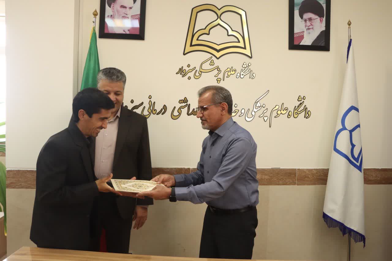 گفت‌وگوی مشروح رئیس دانشگاه با جامعه پرستاری سبزوار؛ از شنیدن مطالبات تا تقدیر از هیئت‌مدیره برتر نظام پرستاری کشور